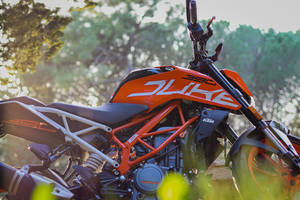 Orange Duke 125 Ktm Bike Wallpaper