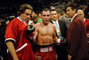 Oscar De La Hoya In Red Shorts Wallpaper