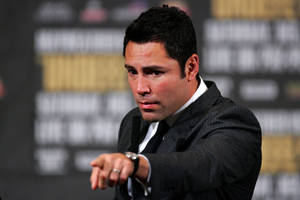 Oscar De La Hoya Pointing Wallpaper