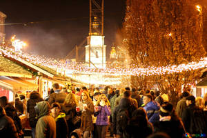 Outdoor Winter Night Market Wallpaper