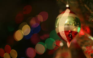 Oval Bauble Christmas Desktop Wallpaper