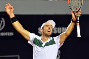 Pablo Cuevas Arms Up Wallpaper