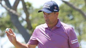 Padraig Harrington Ball In Hand Wallpaper