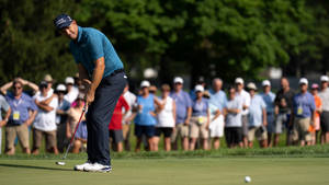 Padraig Harrington Great Putting Posture Wallpaper