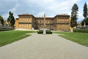 Palazzo Pitti Pathway Wallpaper