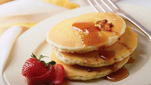 Pancakes With Sweet Syrup Wallpaper