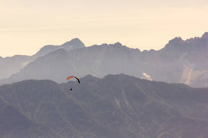 Paragliding In Austria Wallpaper