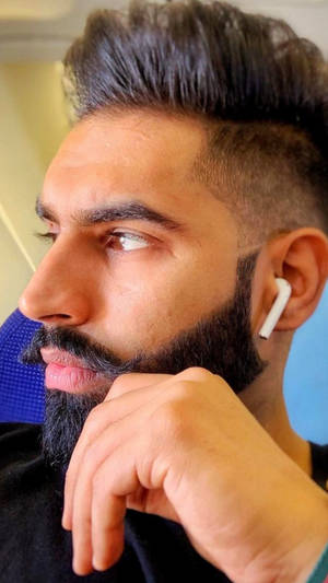 Parmish Verma Wearing Airpods Wallpaper