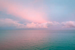 Pastel Hue Ocean Wallpaper