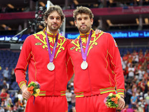 Pau And Marc Gasol Olympics Wallpaper