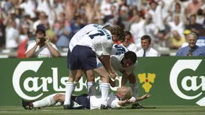 Paul Gascoigne On The Ground Wallpaper