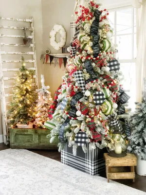 Peaceful And Heart-warming Farmhouse Christmas. Wallpaper