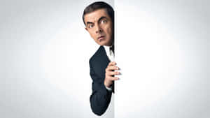 Peeking Comedianin Suit Wallpaper