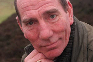 Pete Postlethwaite Closeup Smile Wallpaper