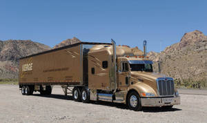 Peterbilt 379 Semi Truck Wallpaper