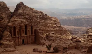 Petra By The Jordan Mountains Wallpaper