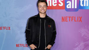 Peyton Meyer He's All That Netflix Wallpaper