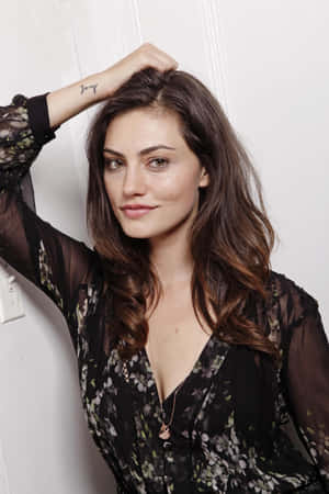 Phoebe Tonkin Floral Dress Pose Wallpaper