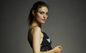 Phoebe Tonkin Portrait Black Dress Wallpaper