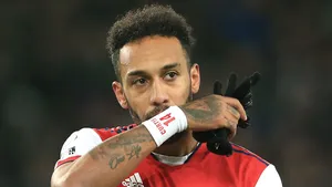 Pierre-emerick Aubameyang Wiping Mouth Wallpaper