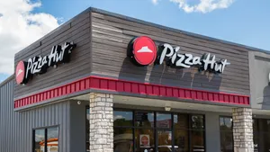 Pizza Hut Restaurant Signage Wallpaper