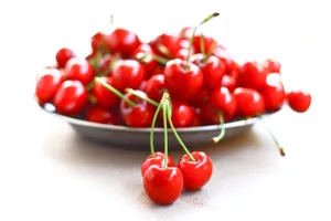 Plate Of Cherries Wallpaper