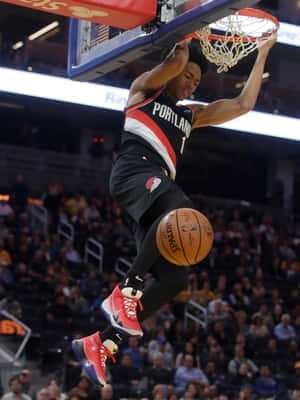 Portland Trail Blazers Dunk Action Wallpaper
