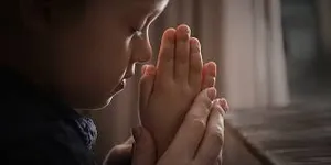 Prayer Young Child Hands Wallpaper