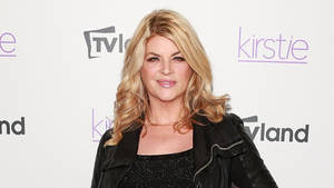 Pretty Kirstie Alley Sitcom Premiere Event Wallpaper