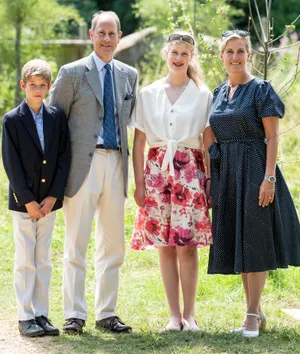Prince Edward And His Royal Family Wallpaper