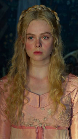 Princess-like Elle Fanning Wallpaper