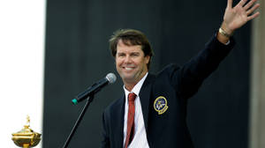 Professional Golfer Paul Azinger Extended Wave Wallpaper