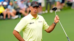 Professional Golfer Stewart Cink In Yellow Outfit Wallpaper