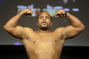 Professional Martial Artist Daniel Cormier Wallpaper