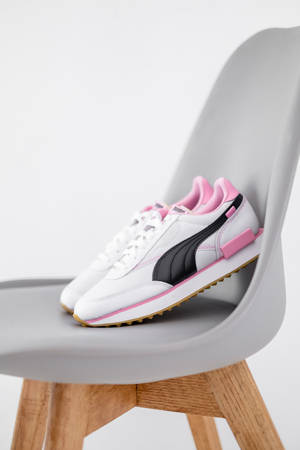 Puma Pink Rider Von Wallpaper