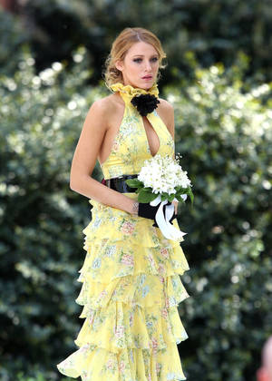 Ralph Lauren Corporation Yellow Dress Flower Wallpaper