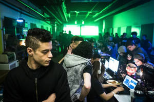 Rami Malek In Mr. Robot Wallpaper