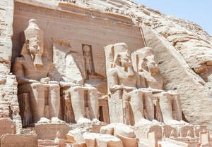 Ramses The Great Statue In Abu Simbel Wallpaper