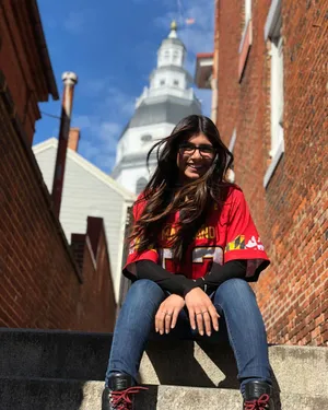 Random Mia Khalifa Photo Wallpaper