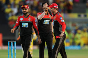 Rcb Team All Smiles Wallpaper