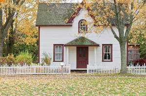 Red And White Home Wallpaper