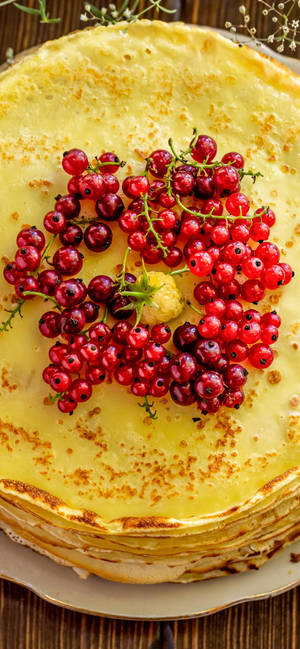 Red Berries Crepe Iphone 13 Pro Wallpaper