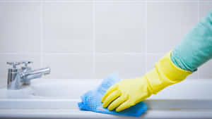 Refreshing Bathroom Cleanliness Wallpaper