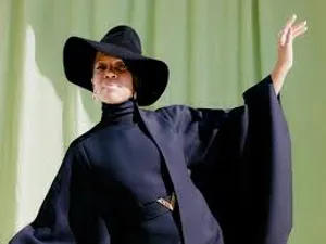 Regina King In Witch Outfit Wallpaper