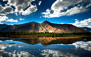 Retina Mountain Lake Reflection Wallpaper