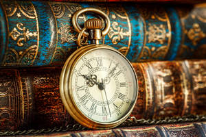 Retro Antique Pocket Watch Wallpaper