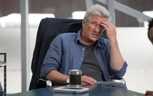 Richard Gere Stressed Expression Wallpaper