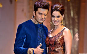 Riteish Deshmukh With Beautiful Woman Wallpaper