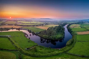 River View Green Fields Wallpaper