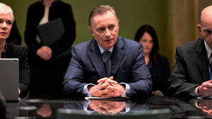 Robert Carlyle Portraying The Role Of The Prime Minister Wallpaper